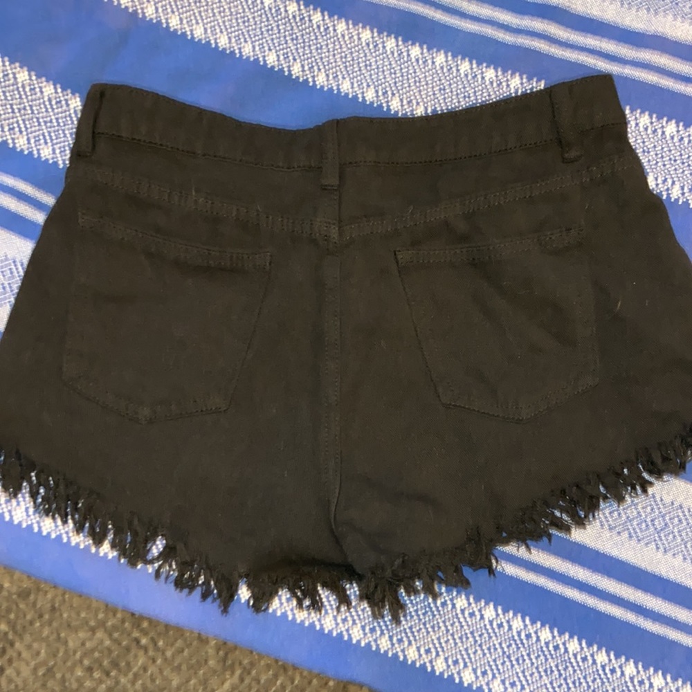 SHEIN distressed shorts - Picture 5 of 8